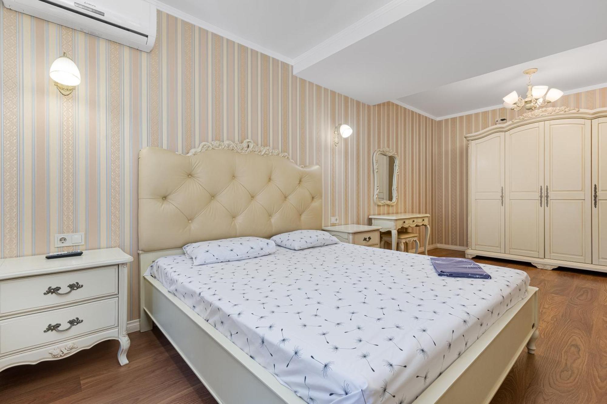 Deribasivska 10 Luxury Apartment Odesa Exterior photo